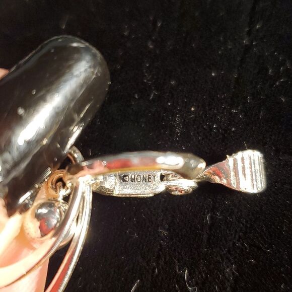 Monet Double Loop Hoops Clip On Earrings Silver Tone Vintage Hammered Smooth - Picture 3 of 5